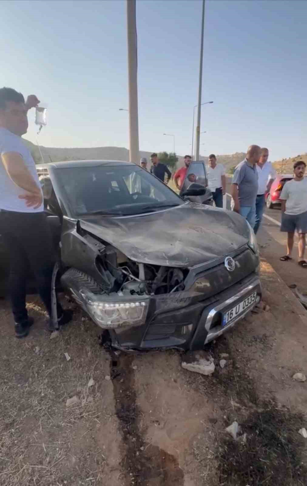 Mardin&rsquo;de kamyonet ile cip &ccedil;arpıştı: 9 yaralı
