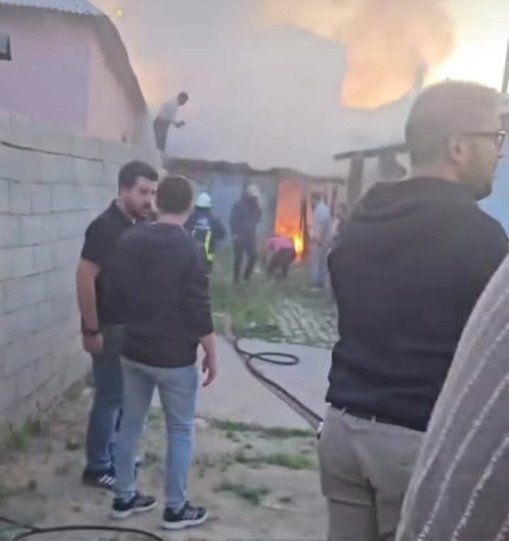 Van’da odunluk yangını