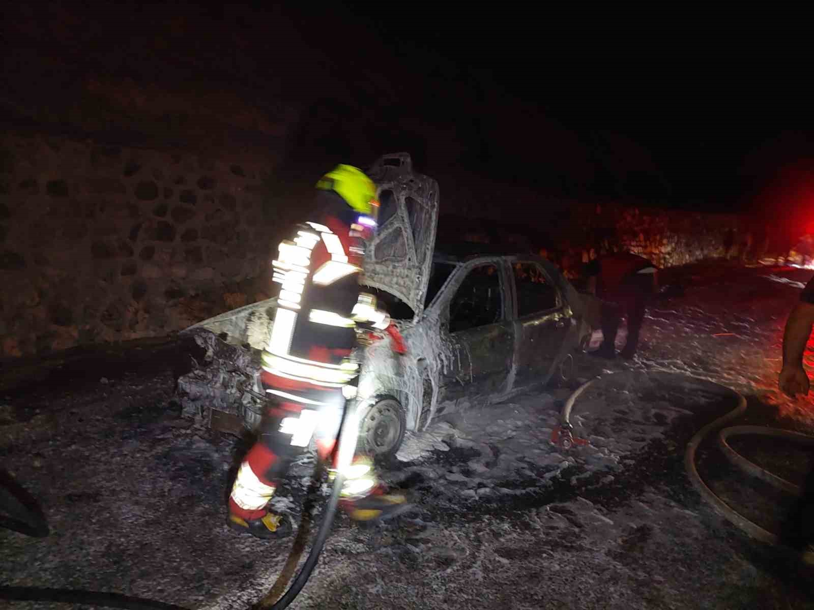 Kazdağları’nda çıkan araç yangınına itfaiye müdahale etti