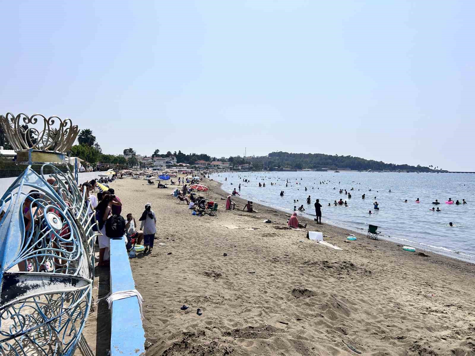 Bayram tatilini fırsata çevirenler Akdeniz’in incisi Arsuz’da