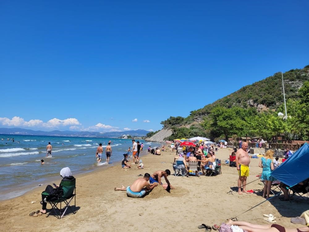 Dilek Yarımadası ve Tavşanburnu tatilcilerin akınına uğradı