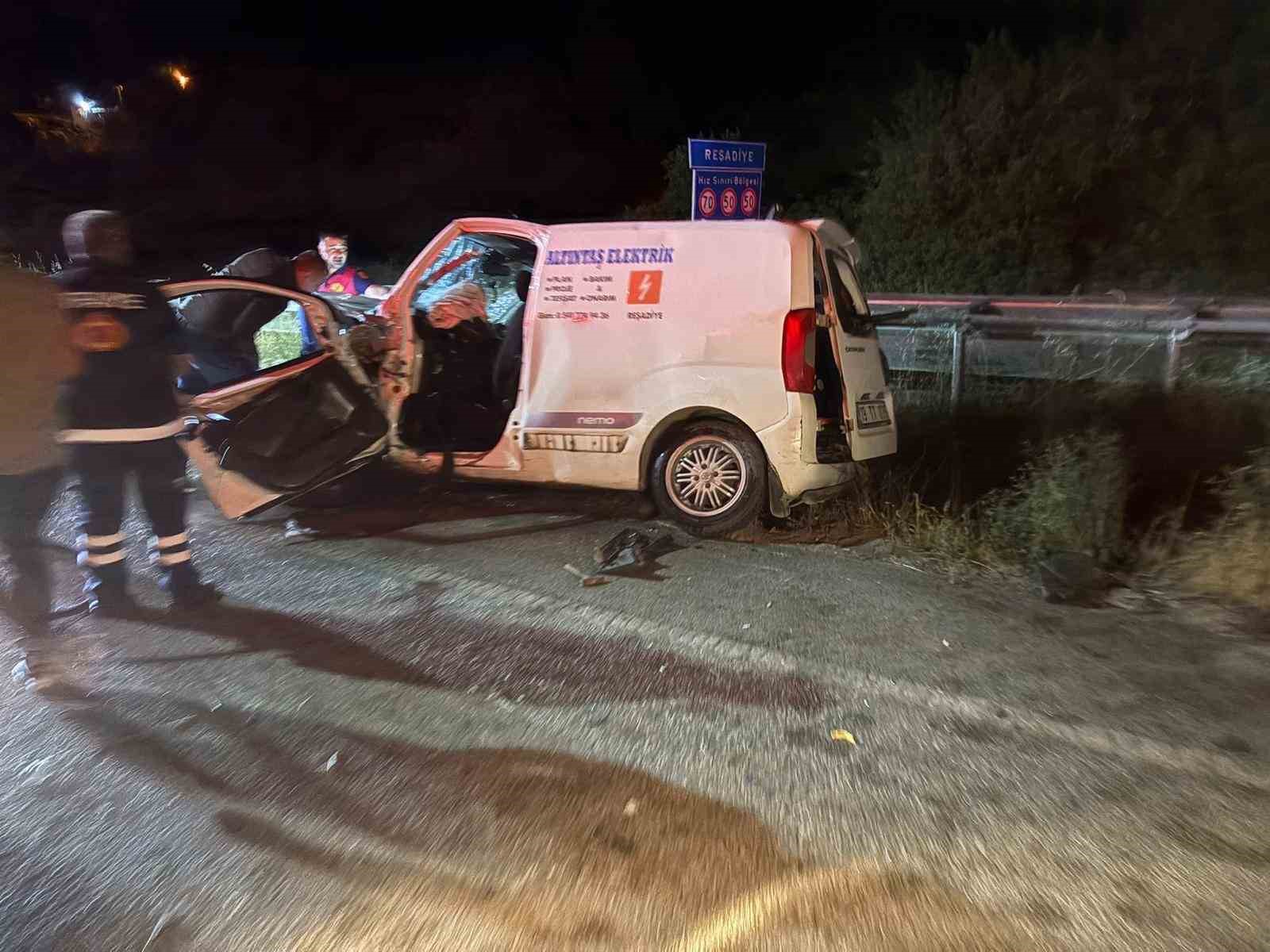 Ters şerit kazasında 6 kişi yaralandı