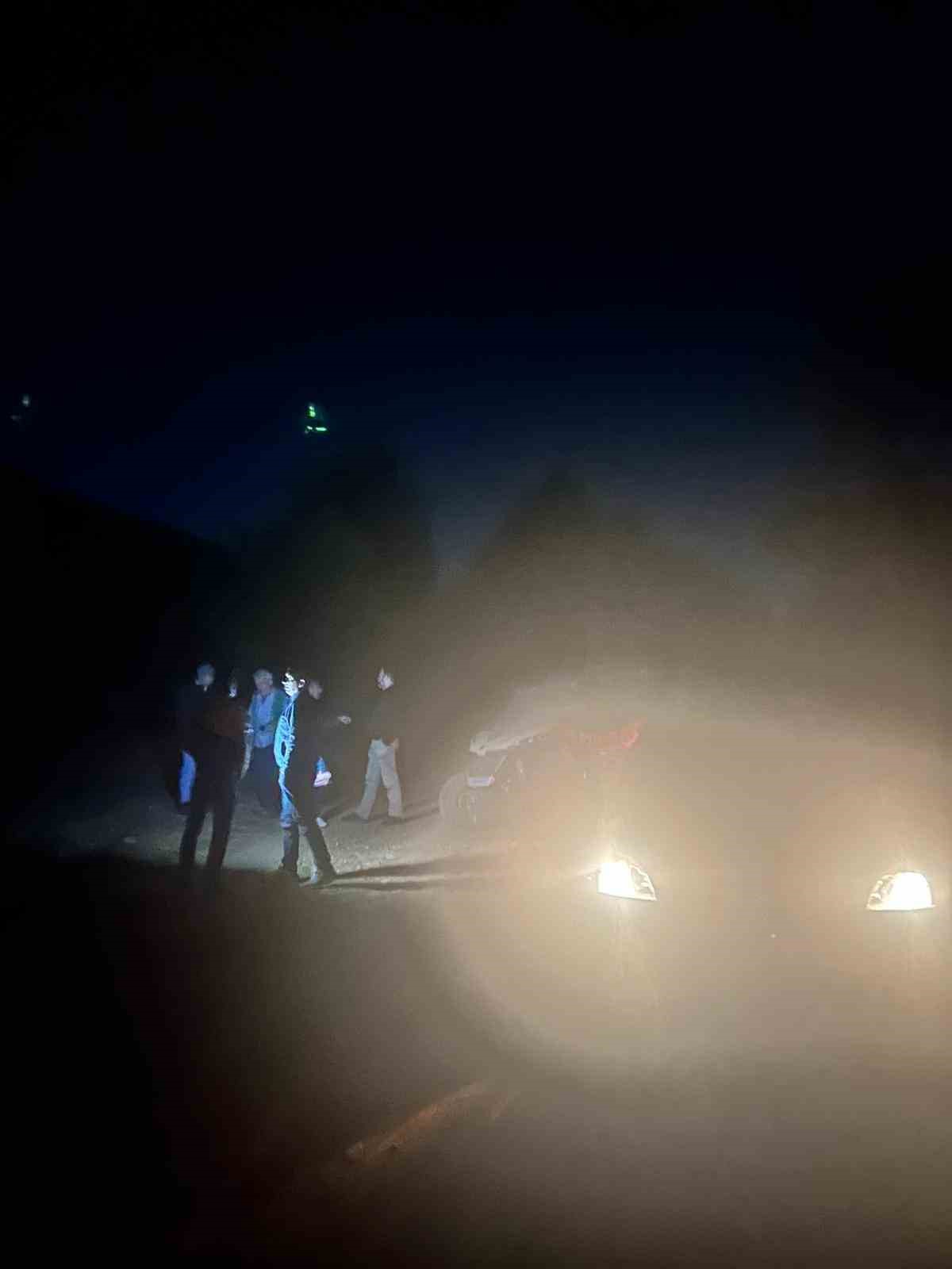 Ormanda kaybolan 10 kişilik grubu ekipler buldu