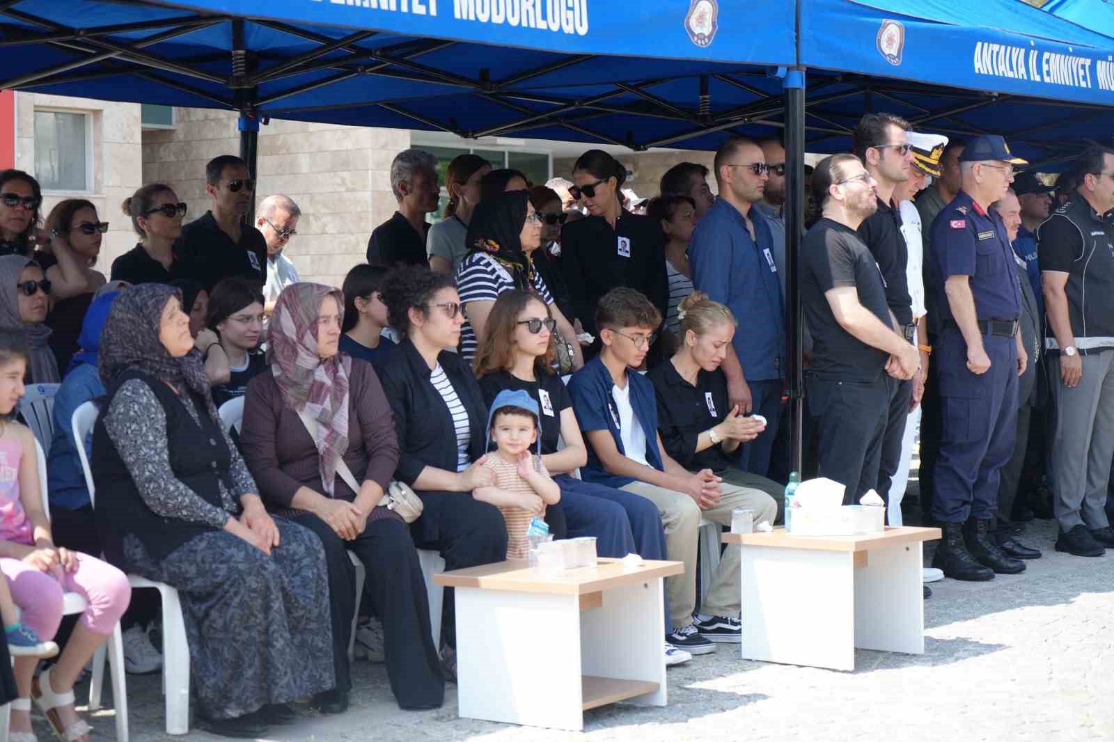 Akciğer kanseri nedeniyle hayatını kaybeden Başpolis Memuru, Antalya’da törenle uğurlandı