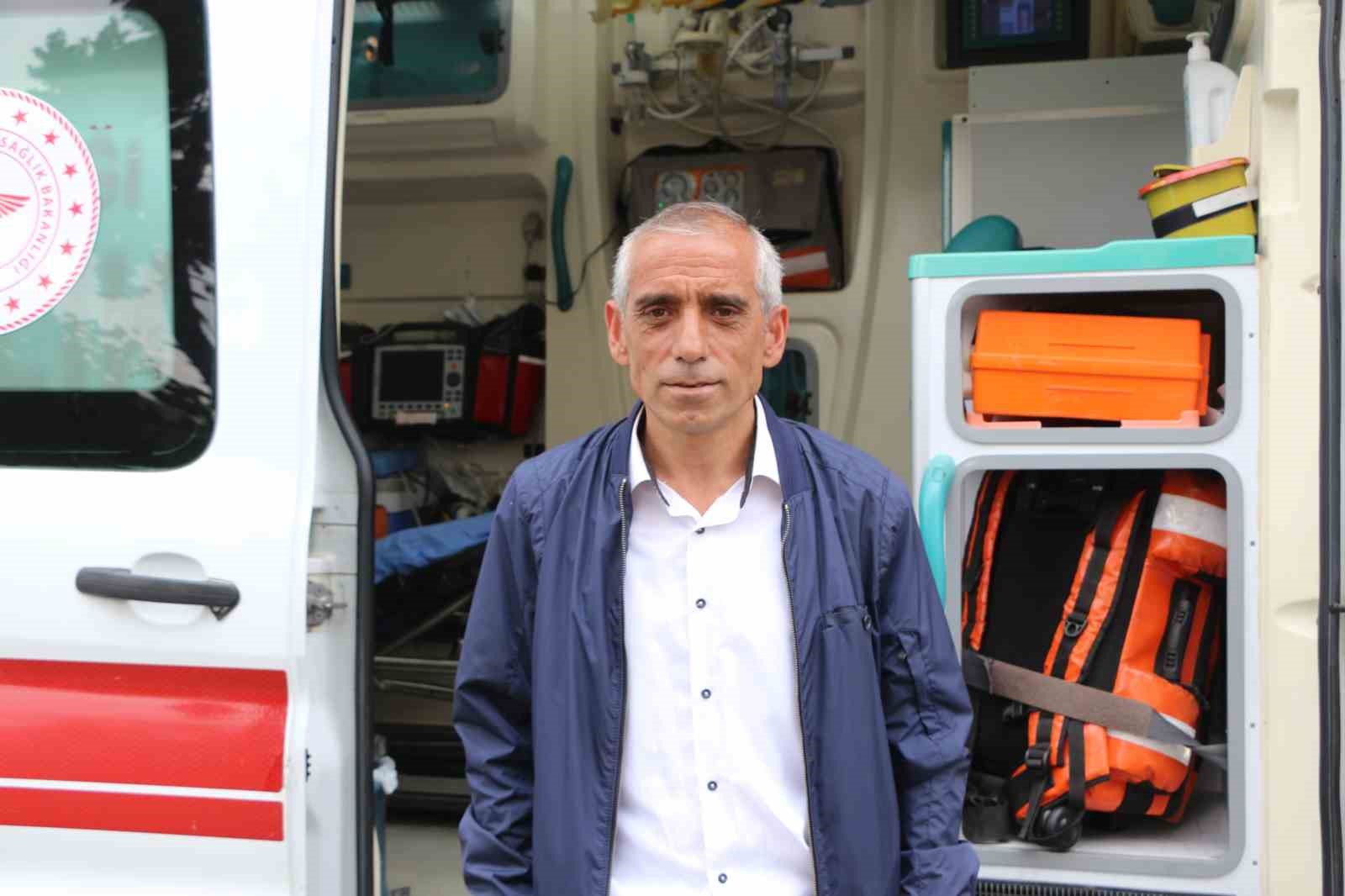 Ürettiği balın lezzetine kandı, deli bal hastanelik etti
