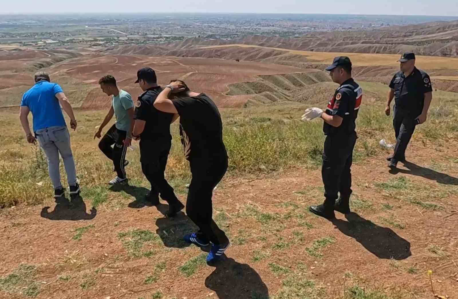 Kayıp genç dağda ağır yaralı bulundu

