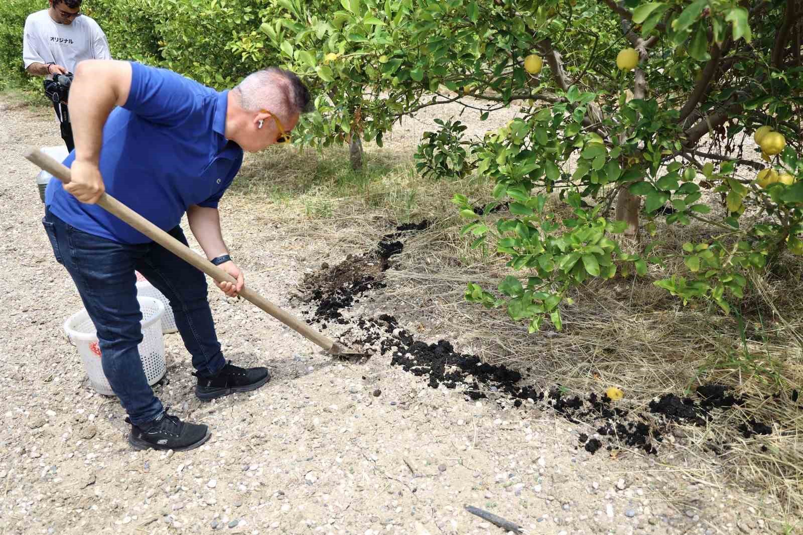 Antalya B&uuml;y&uuml;kşehir Belediyesi, evsel atıklardan organik g&uuml;bre &uuml;retti
