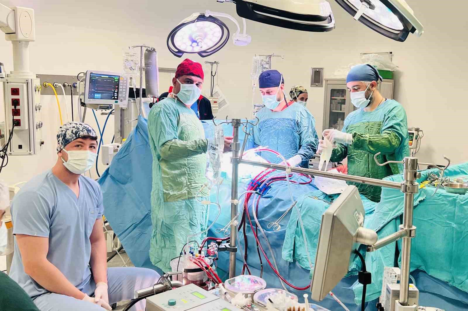 Van’daki Kalp Merkezinde bininci açık kalp ameliyatı başarıyla yapıldı