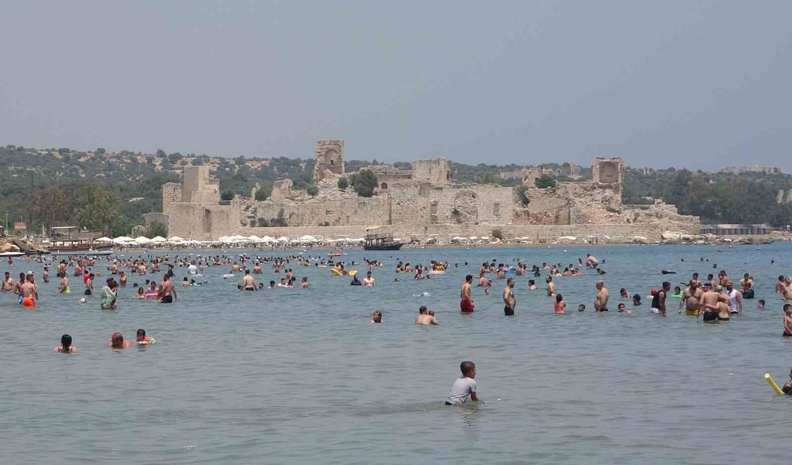 Bayram tatili bitti, sahillerde yoğunluk bitmedi

