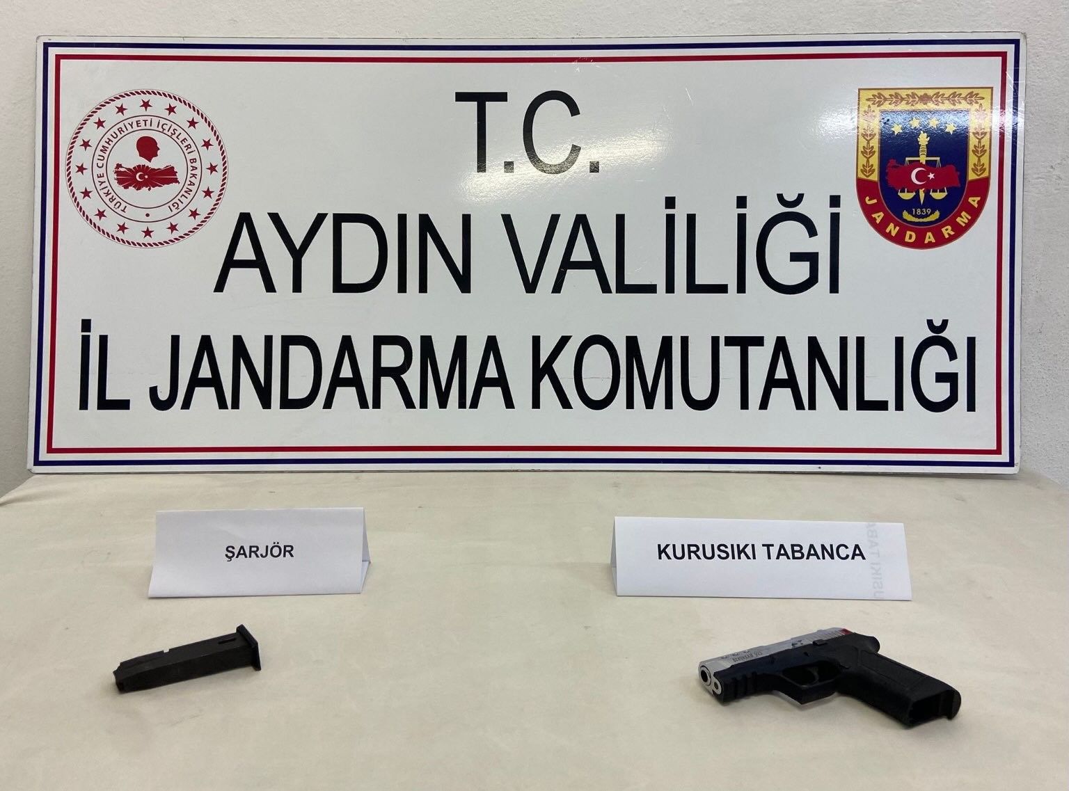 Sultanhisar’da kurusıkı tabanca ele geçirildi