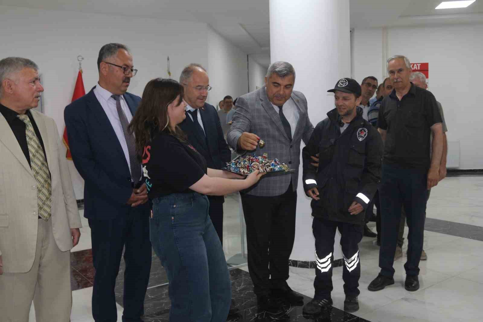 Sünnetci, personelle bayramlaştı