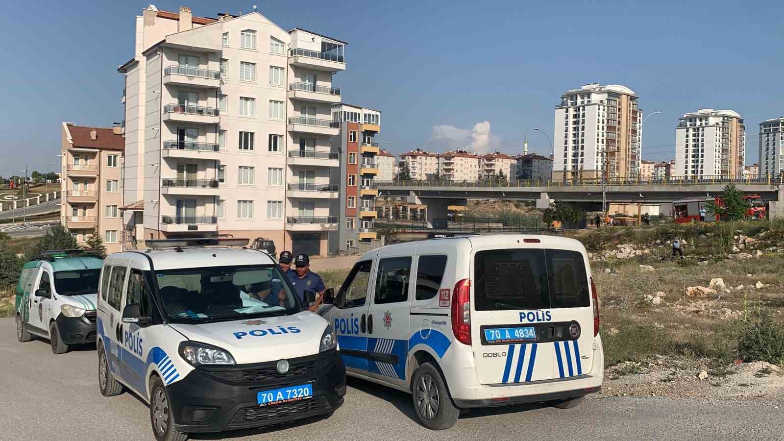 Karaman&rsquo;daki ot yangını evlere sı&ccedil;ramadan s&ouml;nd&uuml;r&uuml;ld&uuml;
