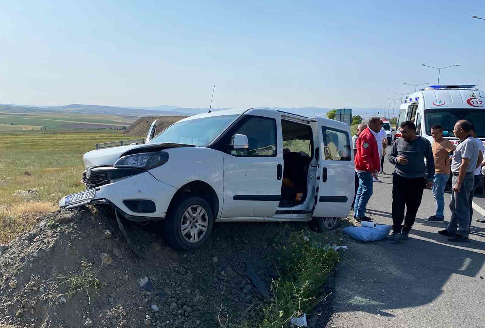 Kırıkkale’de trafik kazası: 4’ü çocuk, 7 yaralı