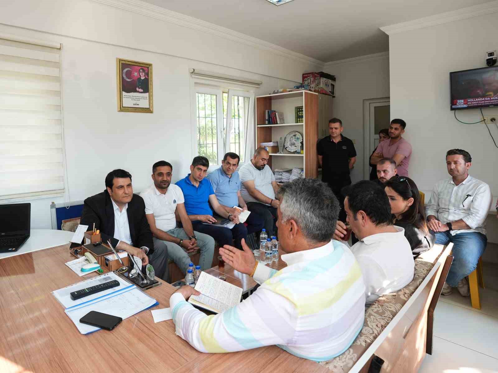 Yılmaz&rsquo;dan &Ccedil;amlıtepe ve Gaziler Mahallelerine ziyaret
