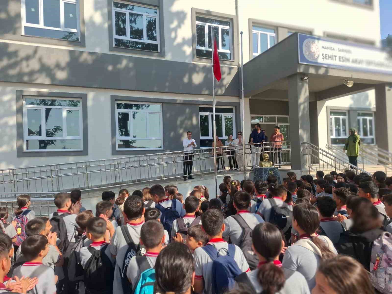 Sarıgöl’de bir okul daha hizmete açıldı