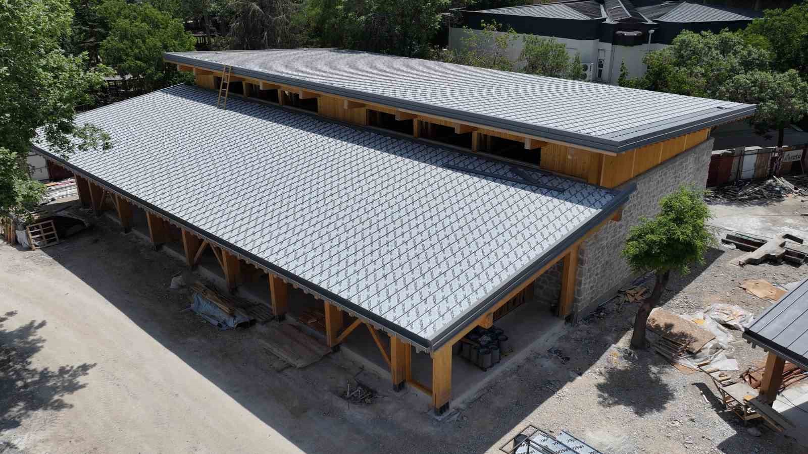 Başkan Altay: "&Ccedil;evreye saygılı, dijital altyapısı y&uuml;ksek T&uuml;rkiye&rsquo;nin en g&uuml;zel k&uuml;t&uuml;phanelerinden birini yapıyoruz"
