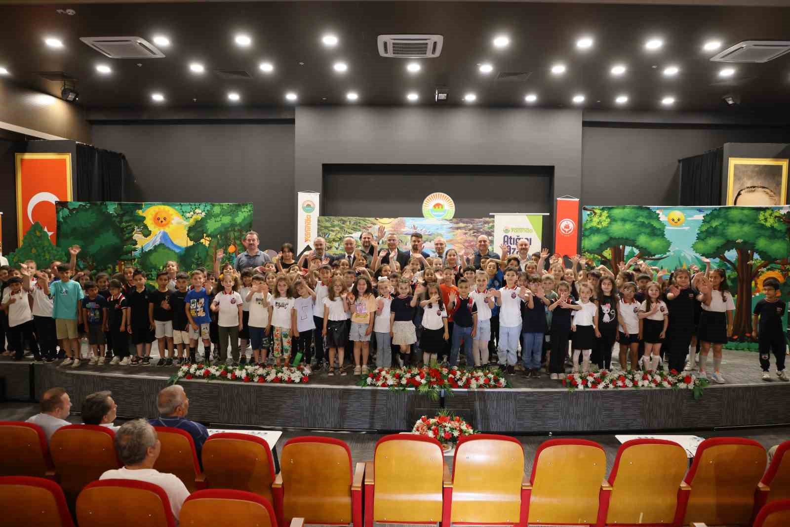 İlkadım&rsquo;da &ccedil;evre bilinci tiyatro ile anlatıldı
