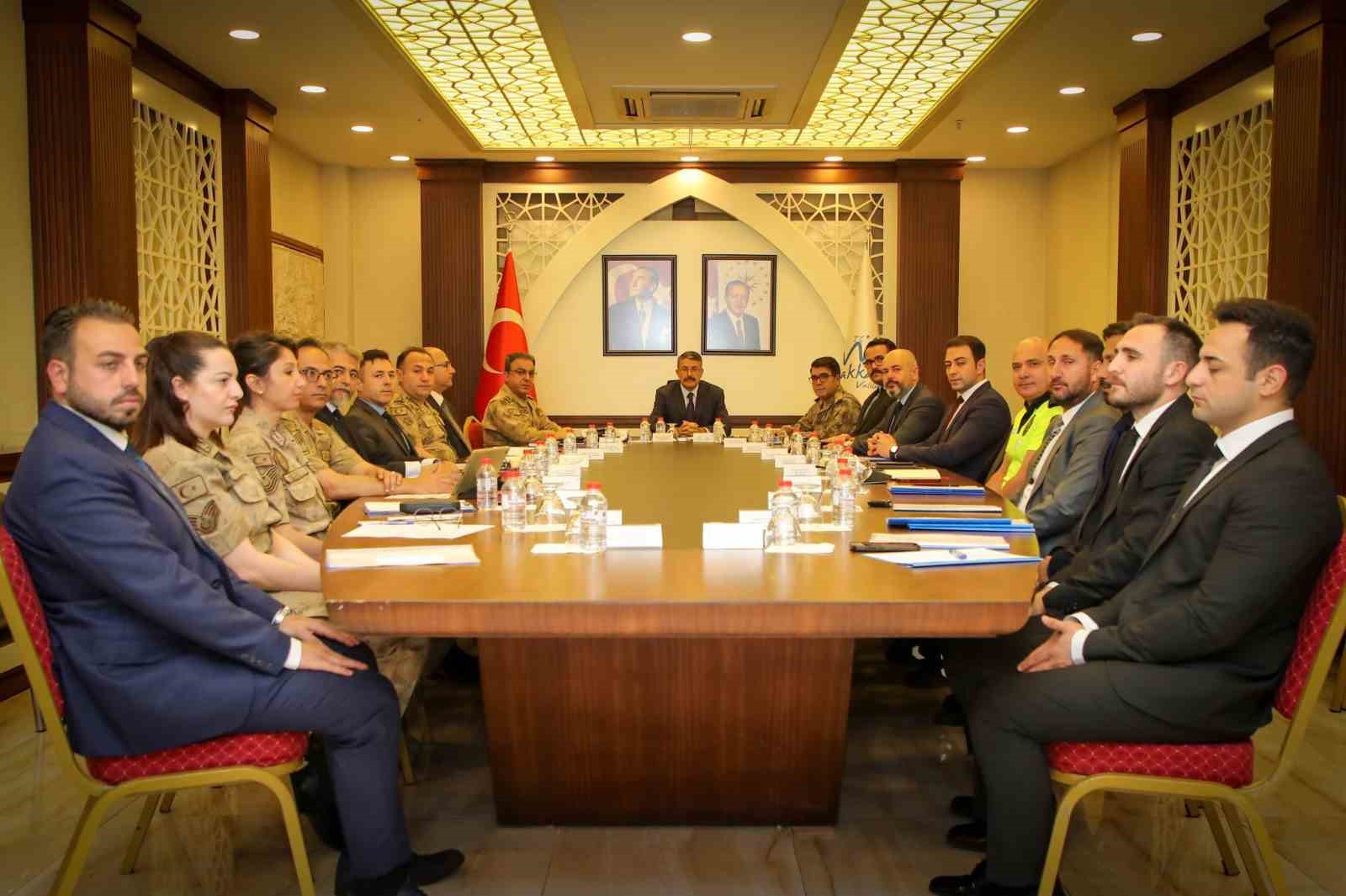 Hakkari’de değişik suçlardan aranan 407 şahıs yakalandı