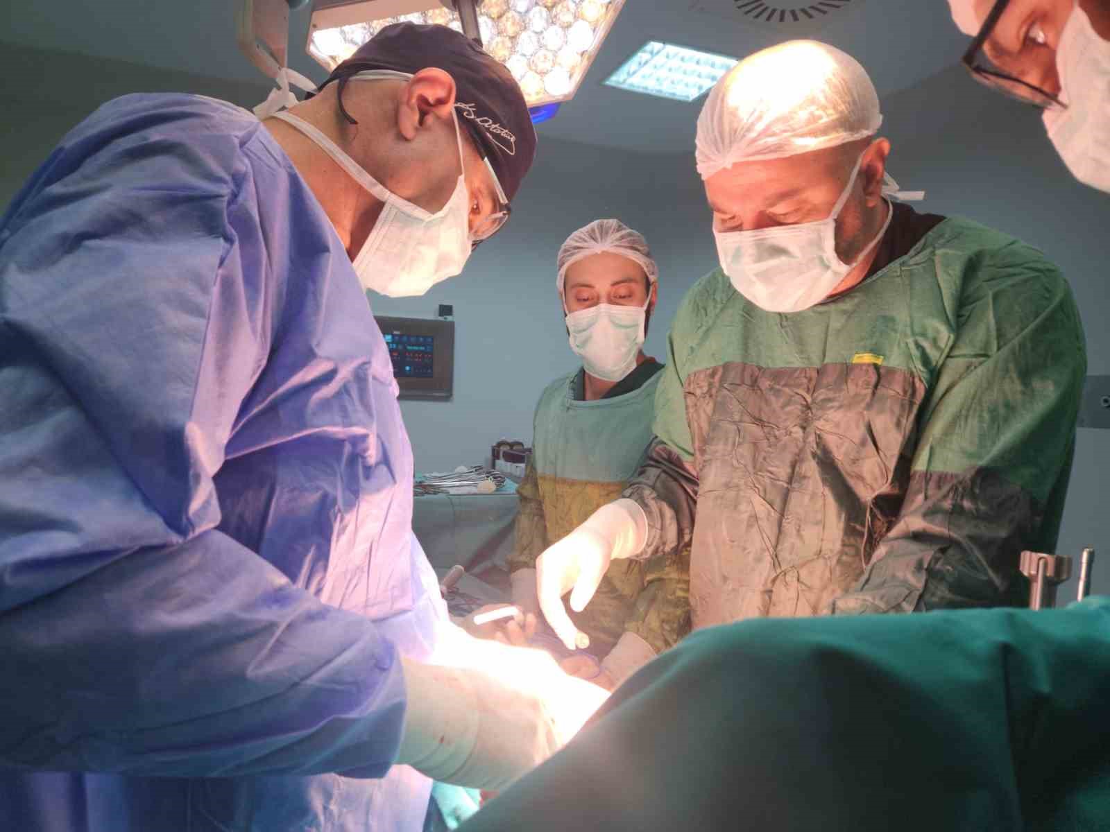 Balıkesir’de ilk, karaciğer sol lobu ameliyatı başarı ile yapıldı