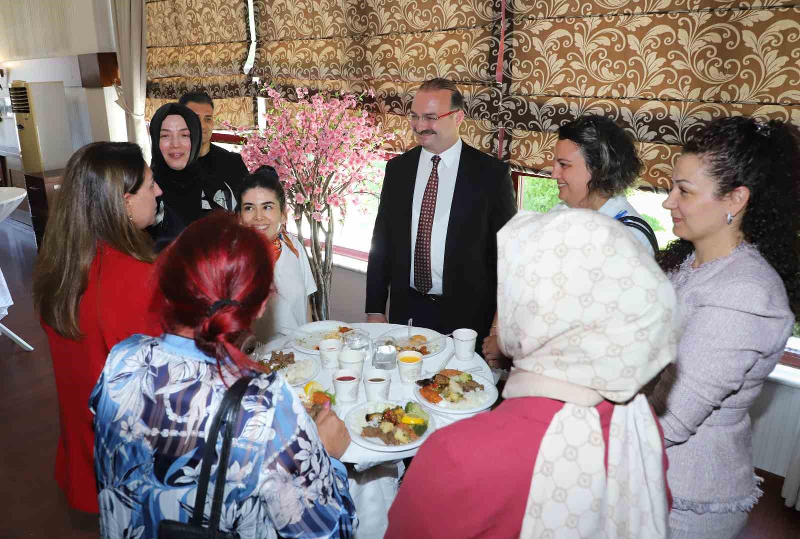 Atatürk Üniversitesi’nde bayramlaşma coşkusu