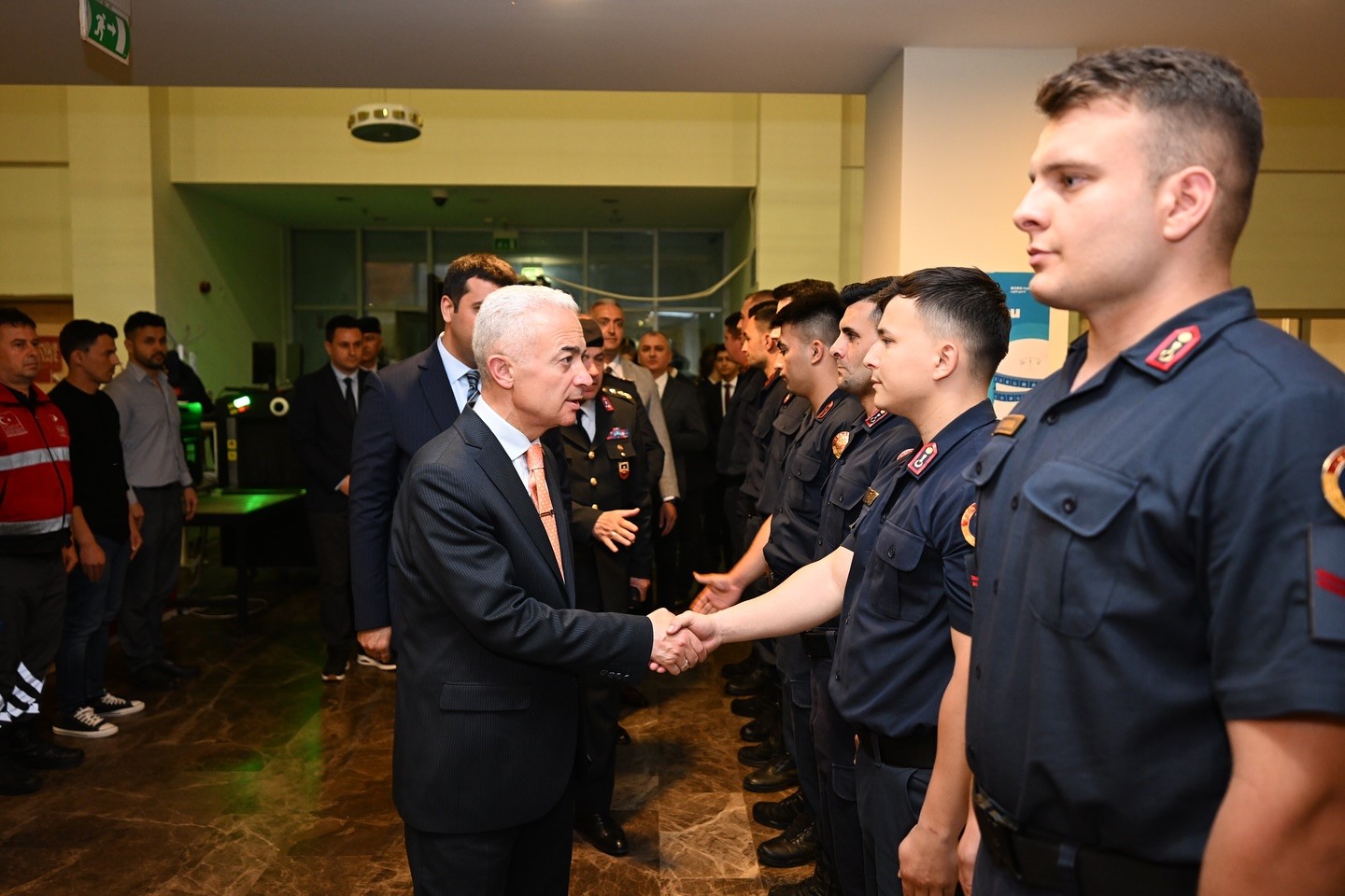 Kırklareli Valisi Turan, Pehlivanköy Geri Gönderme Merkezi’nde incelemede bulundu