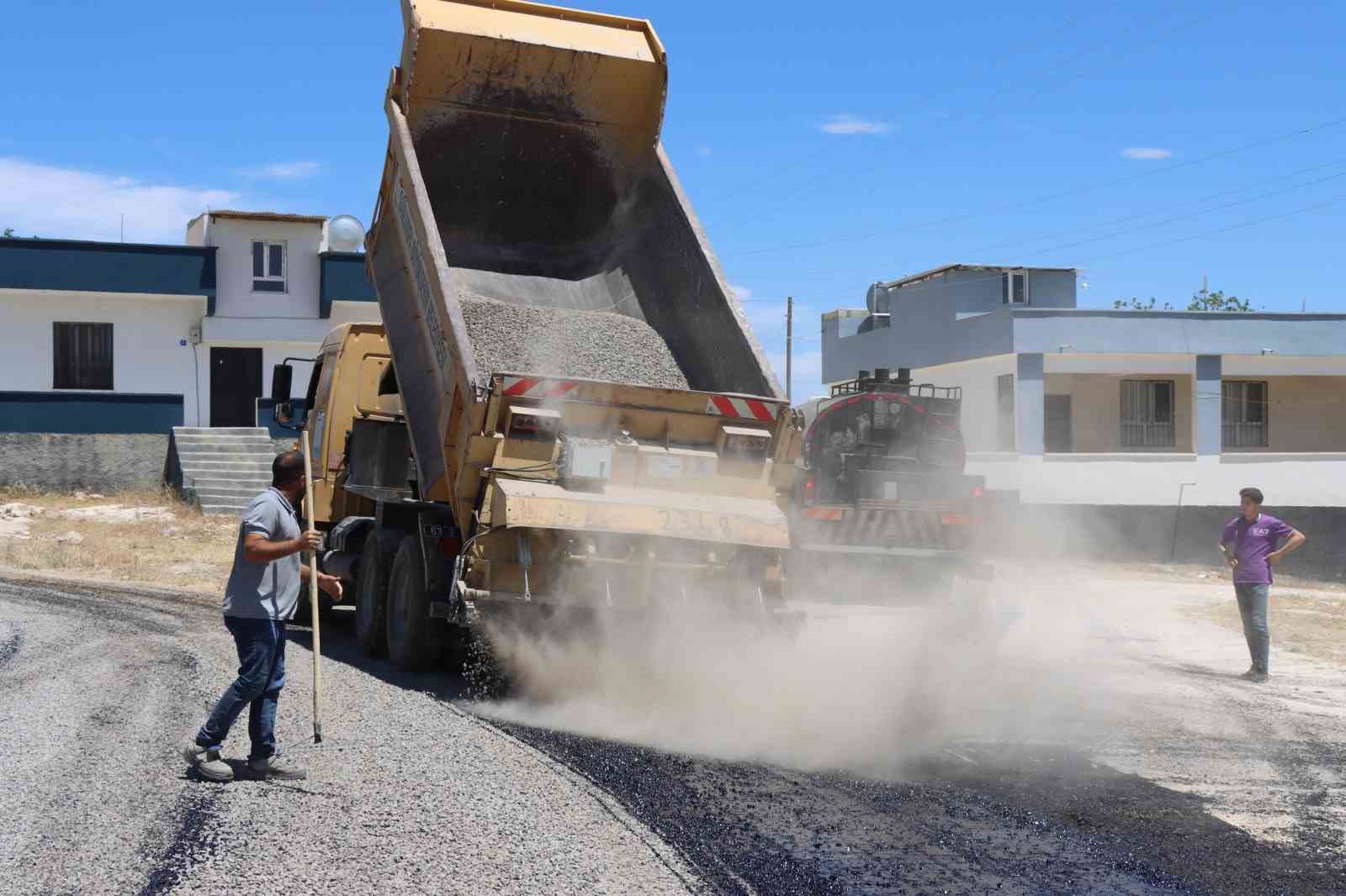 Bozova’da vatandaşın yol talebine çözüm