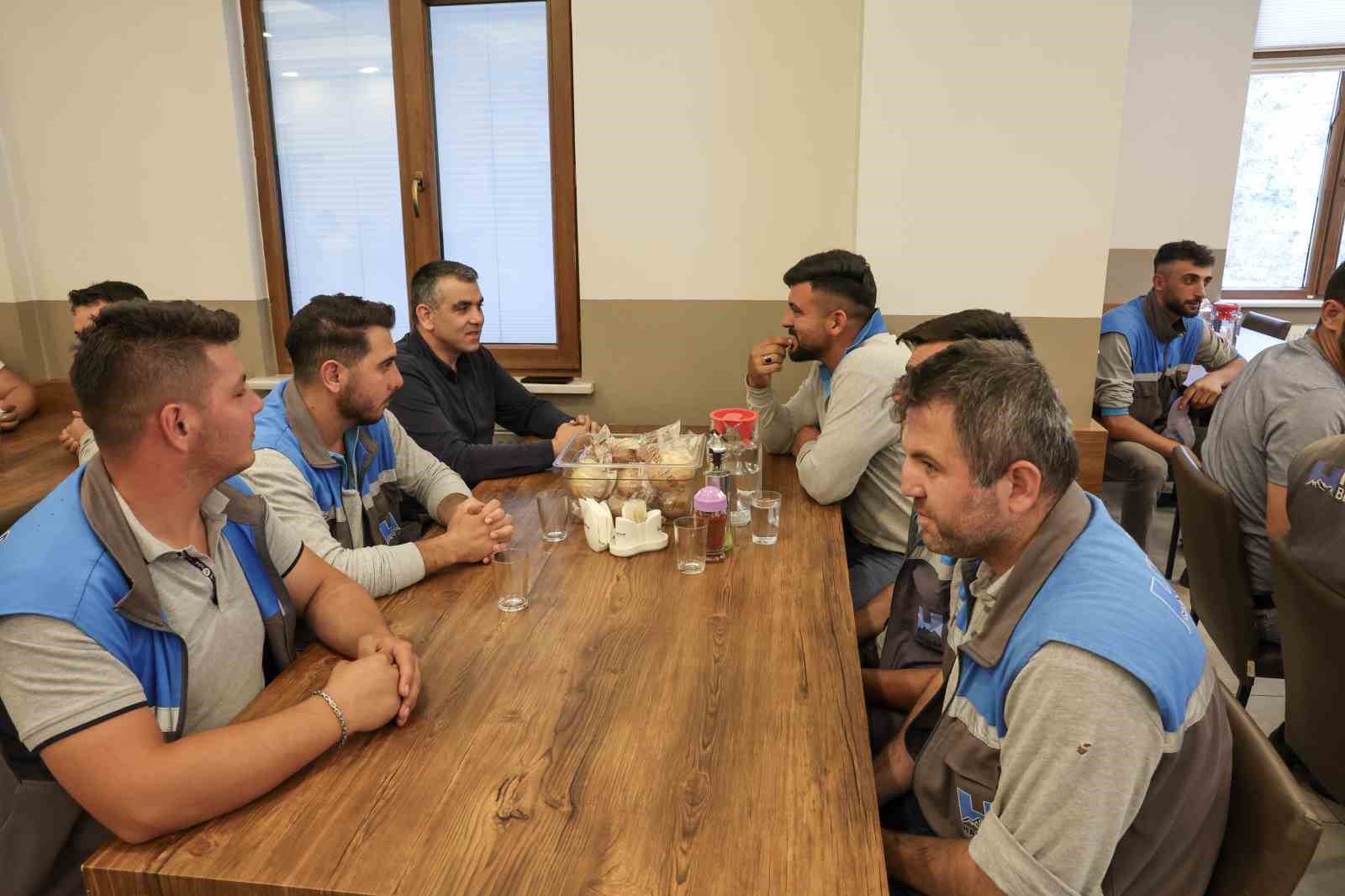 Başkan Özdoğan, bayram mesaisi yapan ekiplere teşekkür etti