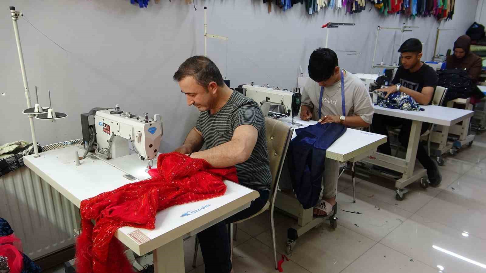 Van&rsquo;da y&ouml;resel kıyafetlere yoğun ilgi
