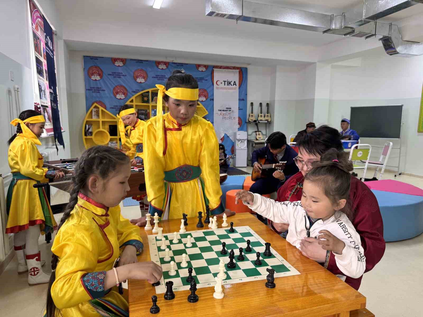 Moğolistan kırsalında yaşayan &ccedil;ocuklar i&ccedil;in sosyal gelişim alanları oluşturuldu
