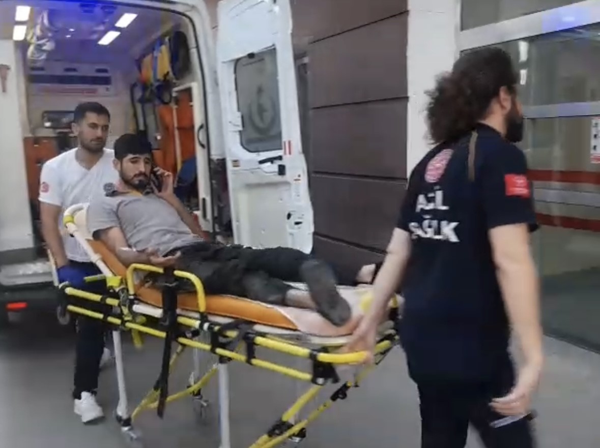 Adıyaman&rsquo;da motosikletler &ccedil;arpıştı: 3 yaralı
