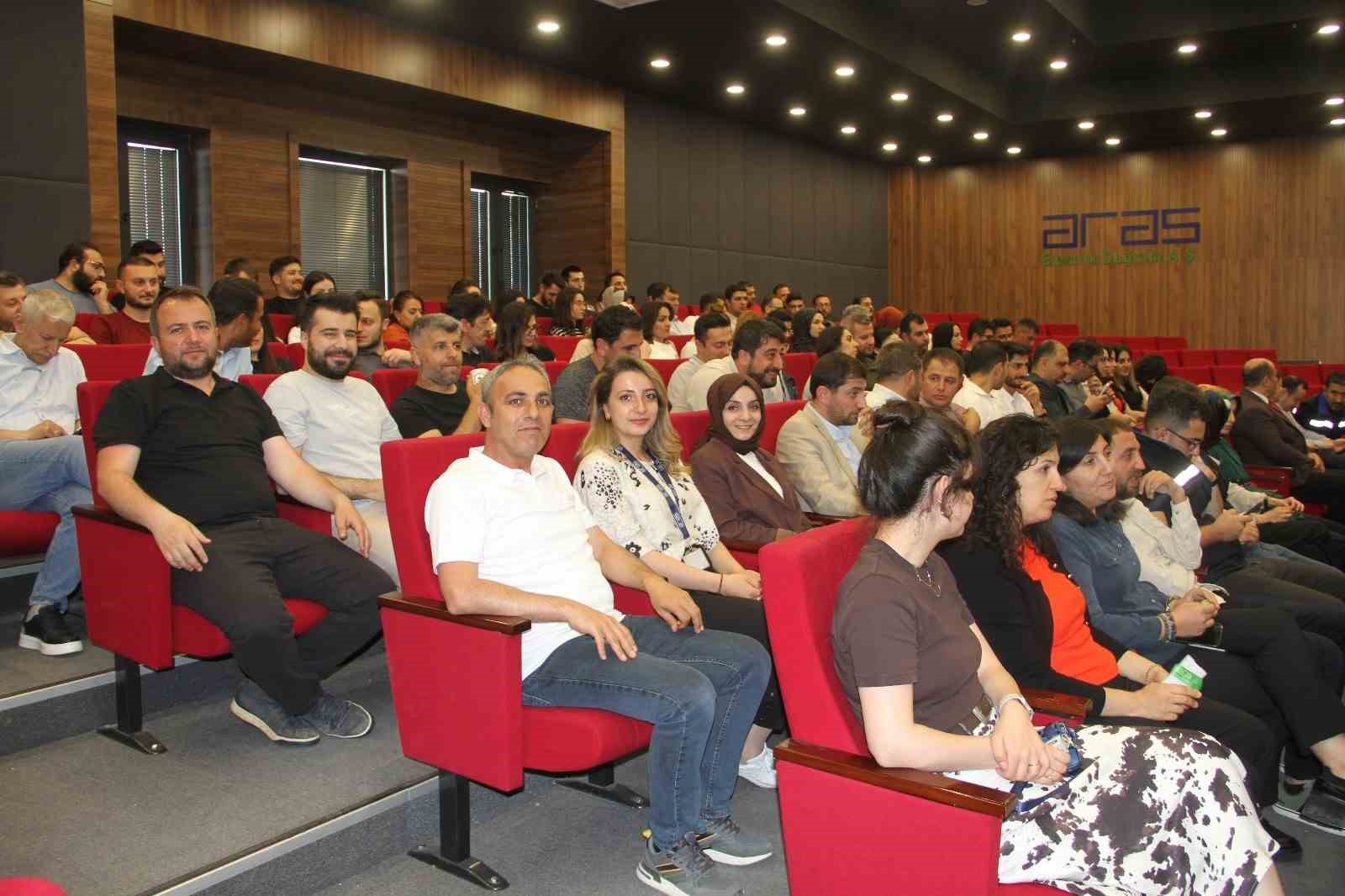 Aras Elektrik&rsquo;te geleneksel bayramlaşma coşkusu
