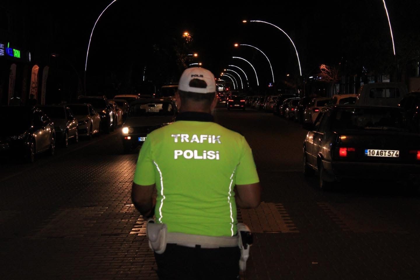 Gönen trafiğine sıkı denetim: 219 sürücüye ceza