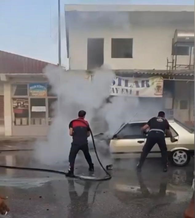 Osmaniye’de seyir halindeki otomobil yandı