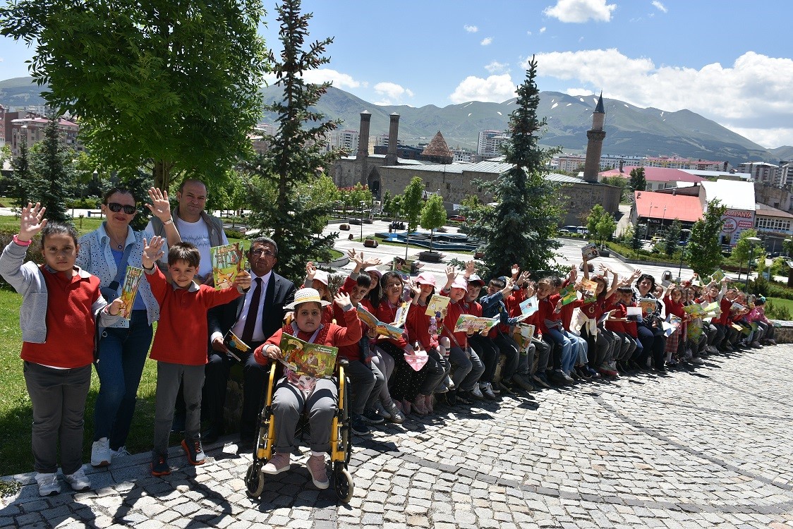 Erzurum kalesinde okuma şenliği
