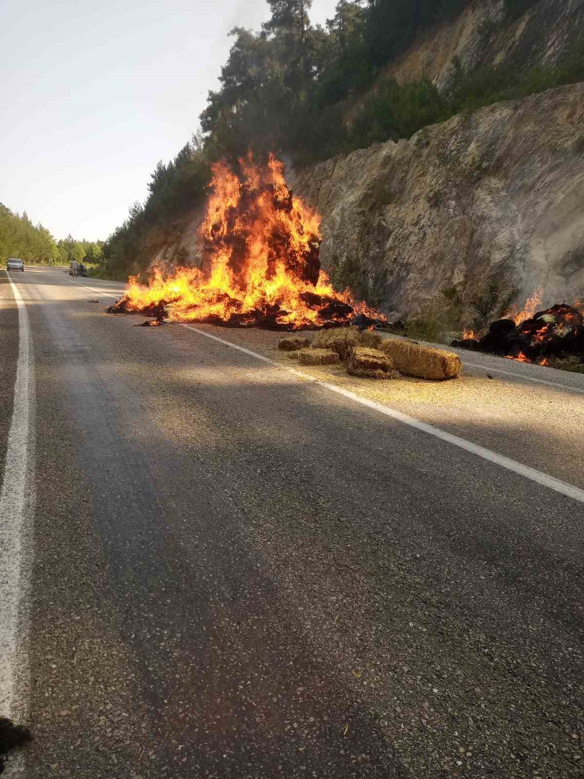 Saman yüklü araç alev alev yandı
