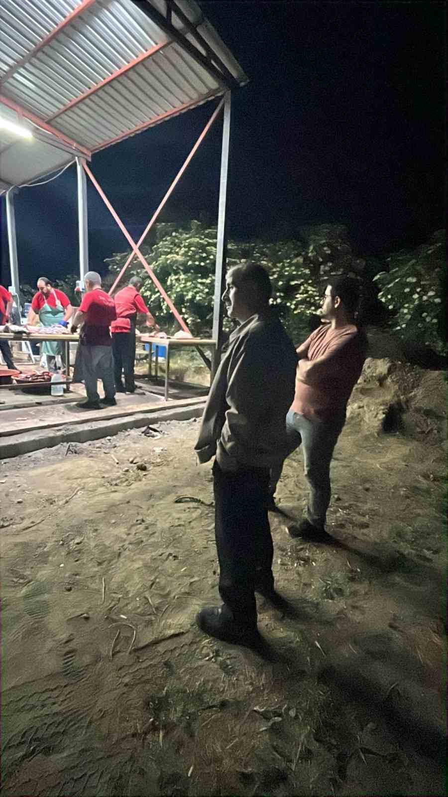 7 hisseli kurbandan umre  ziyareti çıktı çifte bayram yaşadı
