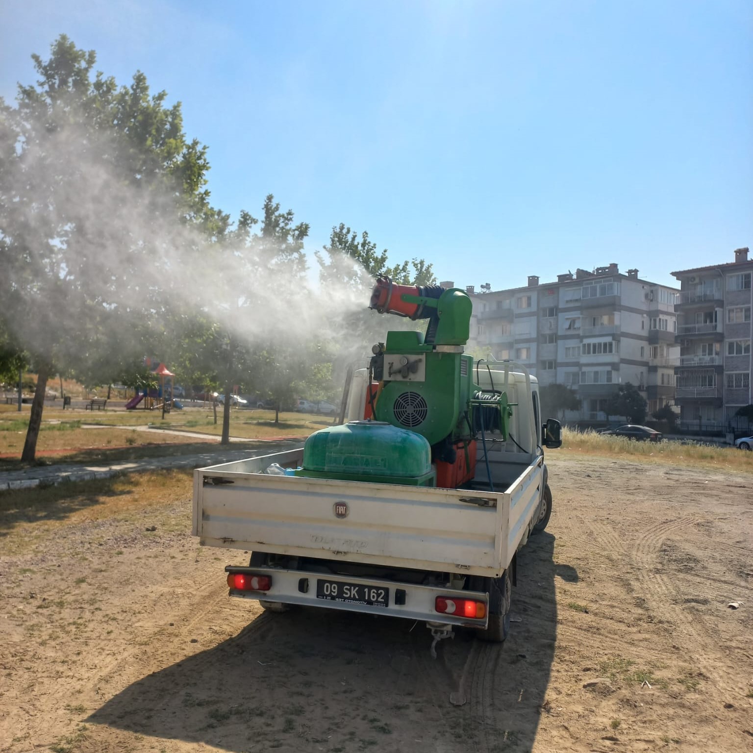 S&ouml;ke&rsquo;de park ve bah&ccedil;elerde &rsquo;kene&rsquo; m&uuml;cadelesi
