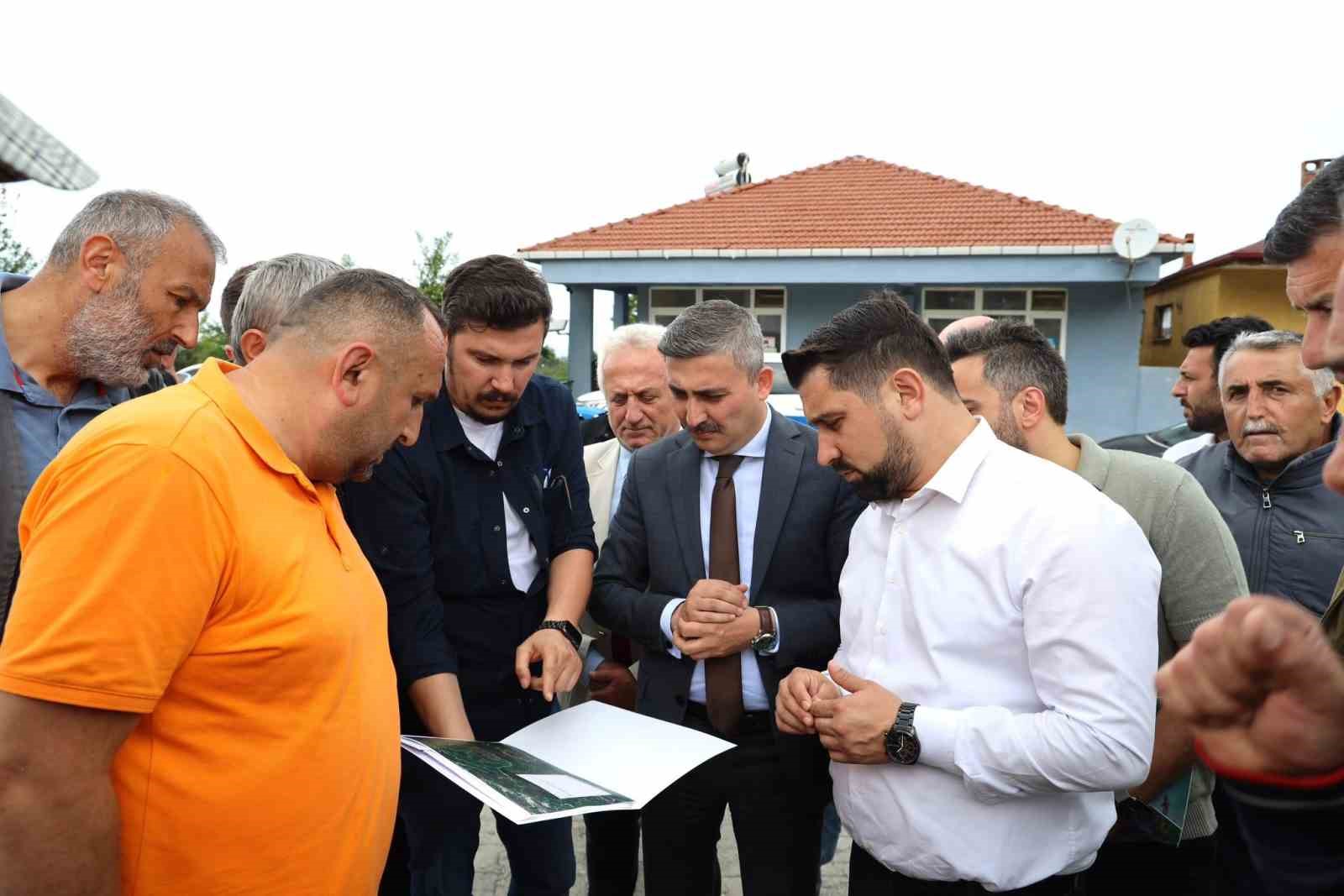 Köylere gidip sorunları yerinde dinliyorlar