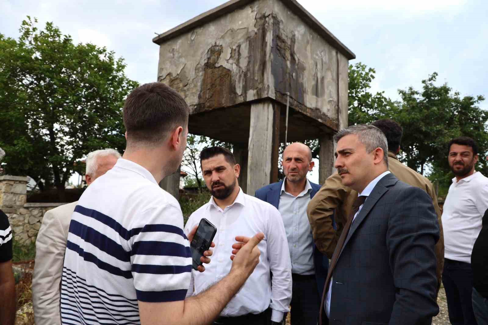 Köylere gidip sorunları yerinde dinliyorlar
