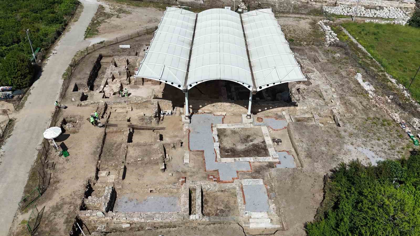 Parion Antik Kenti’ndeki kazı çalışmaları Roma Hamamı’nda başladı
