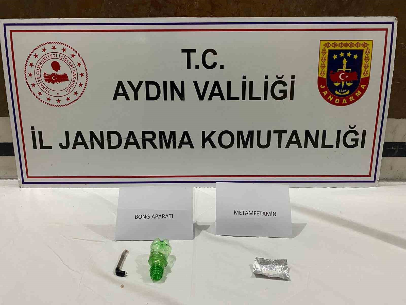 Şüpheli hareketleri ele verdi, uyuşturucuyla yakalandı