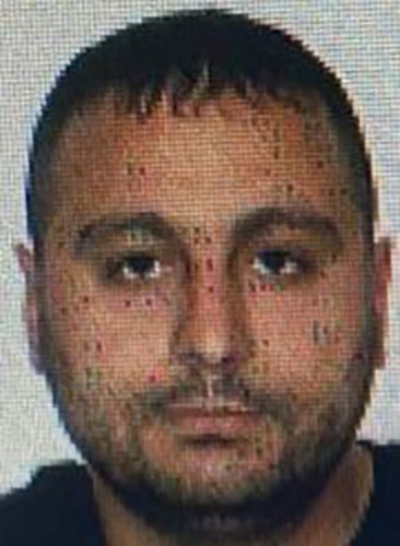 Tanımadığı adamı 7 yerinden bıçaklayarak öldüren sanık Tek, ağırlaştırılmış müebbet hapis cezasına çarptırıldı