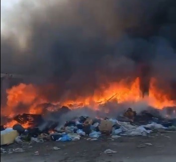 Karşıyaka Belediyesi katı atık tesisinde yangın