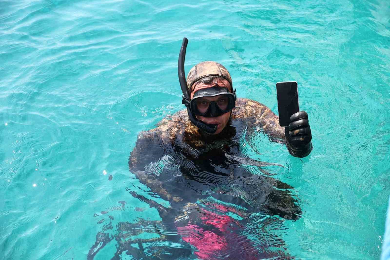 Bodrum Akyarlar’da deniz dibi temizliği
