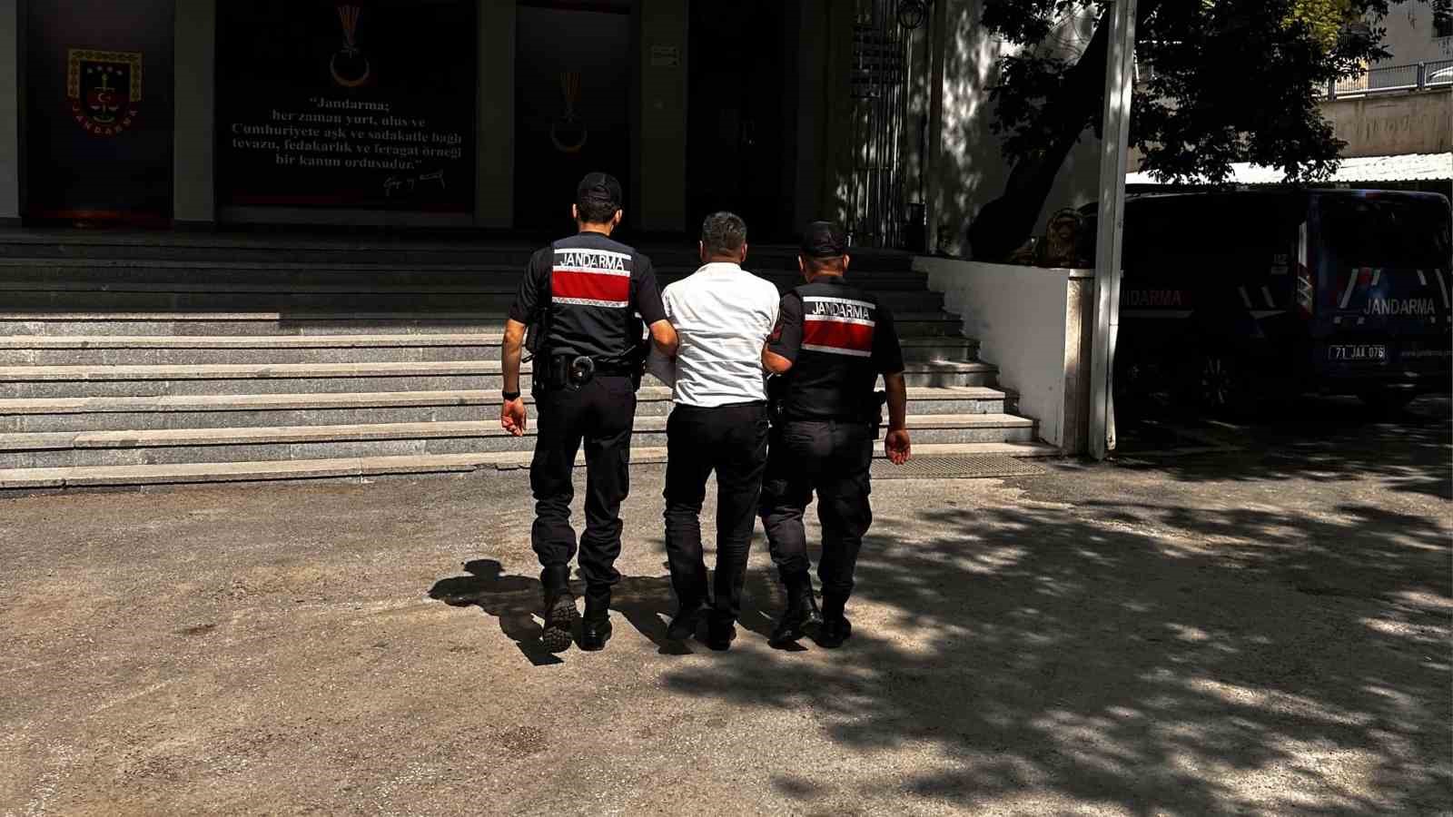 Kırıkkale&rsquo;de aranan 2 h&uuml;k&uuml;ml&uuml; yakalandı
