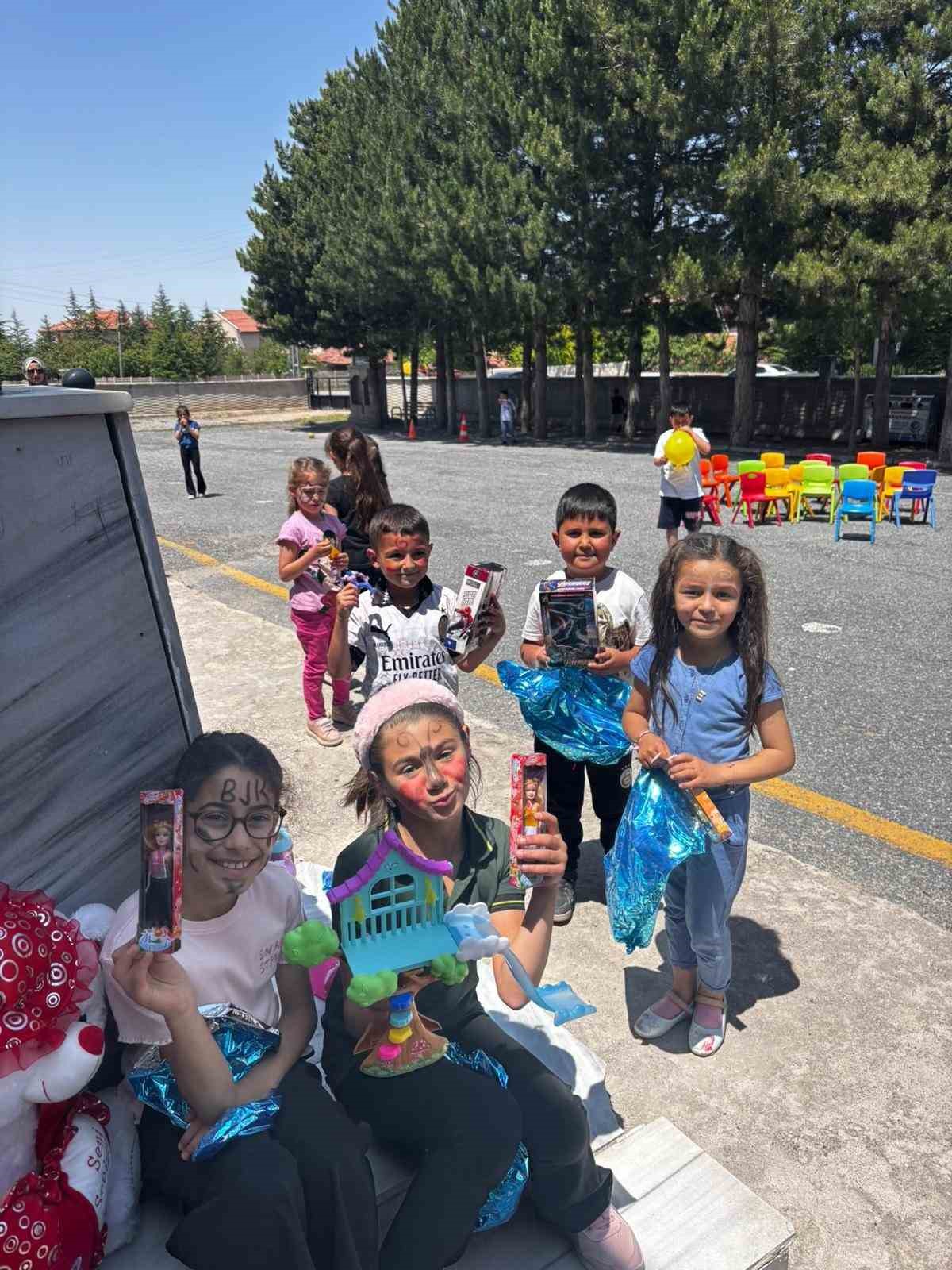 ERÜ’den "Spor Yap, Karne hediyesini kap’ etkinliği