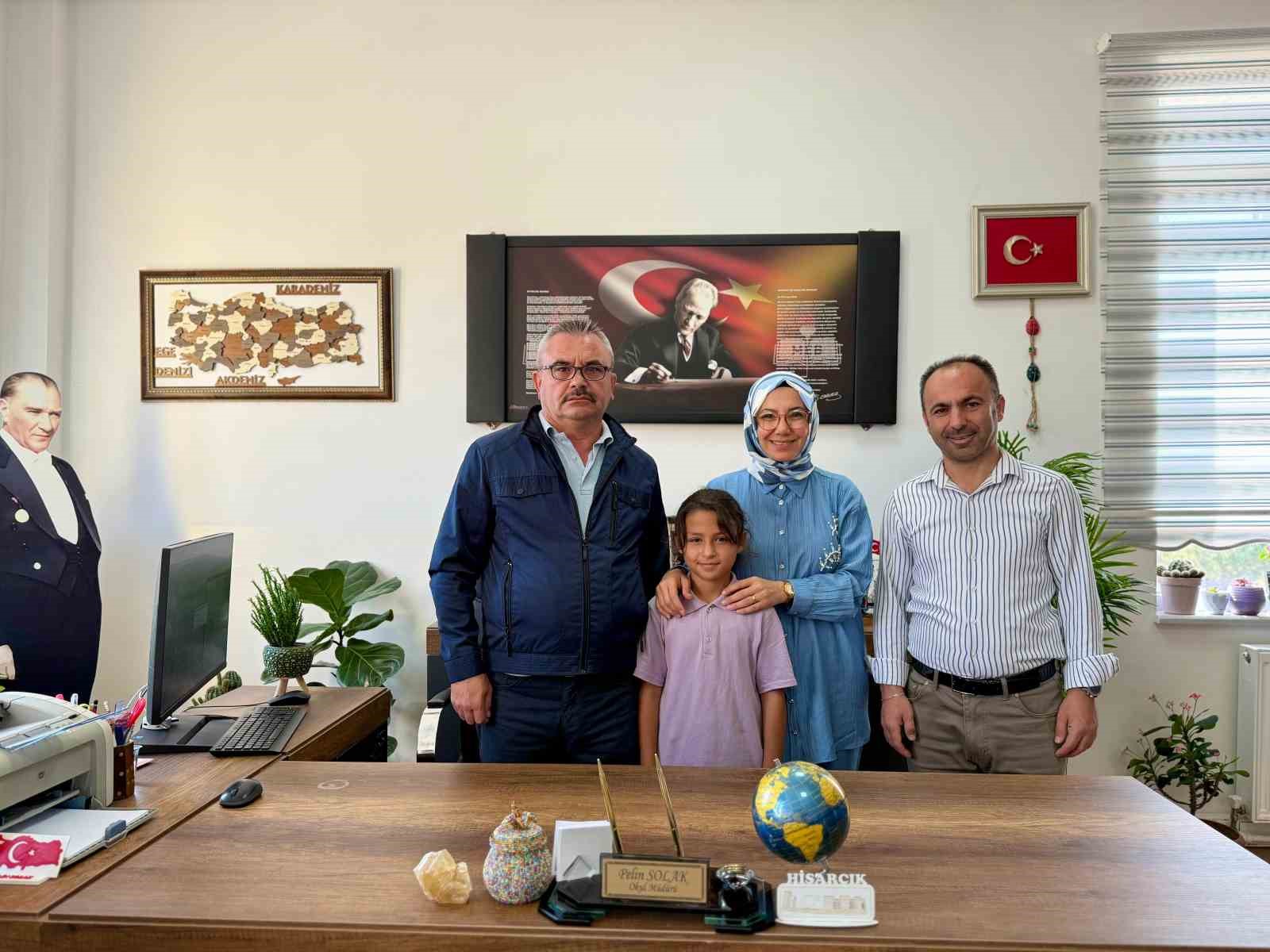 "1 Kural 1 Ömür" temalı resim yarışması il birincisi Hisarcık Atatürk İlkokulu’ndan