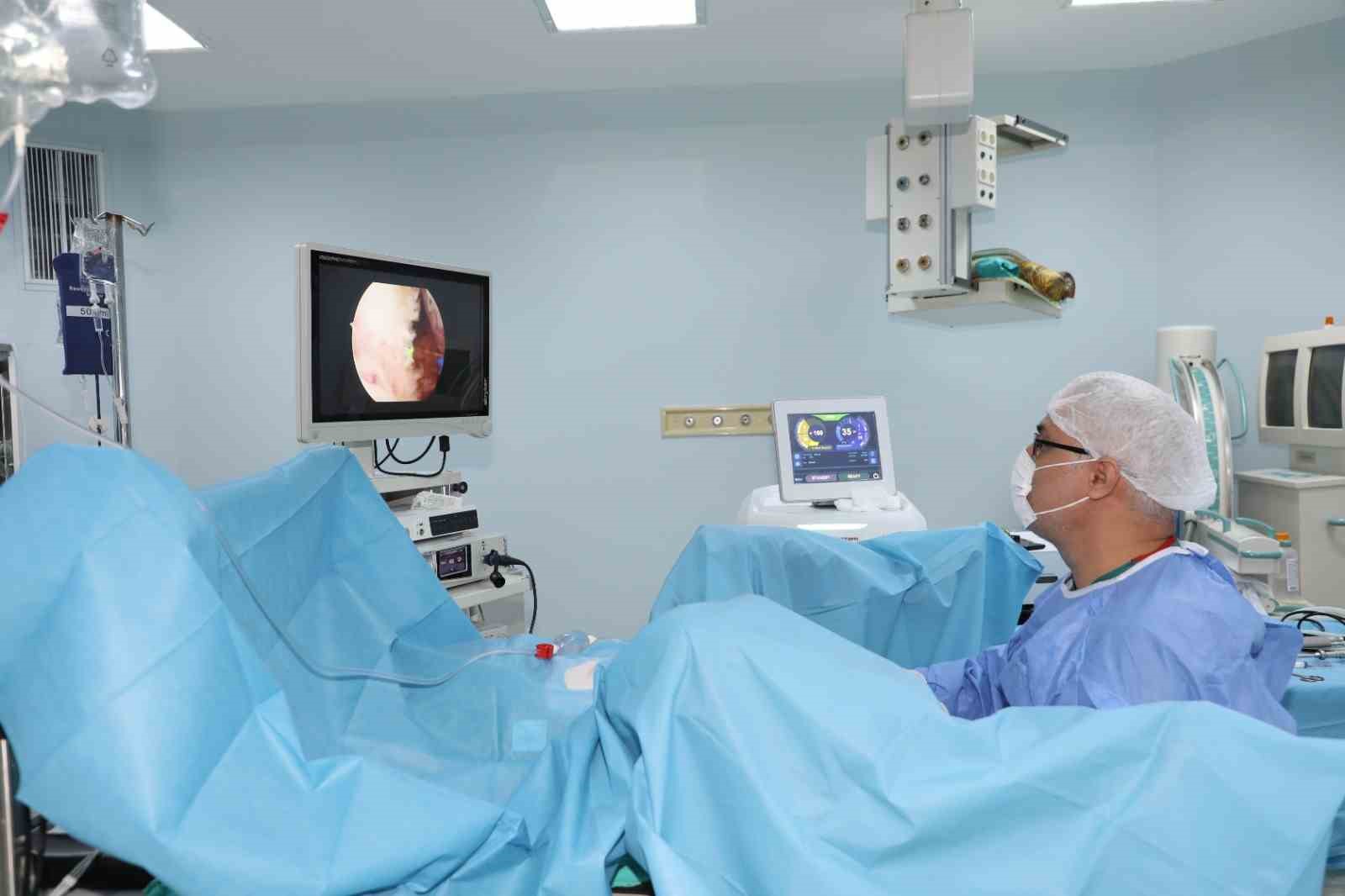 Holep ameliyatında y&uuml;zde 100 başarı sağlandı
