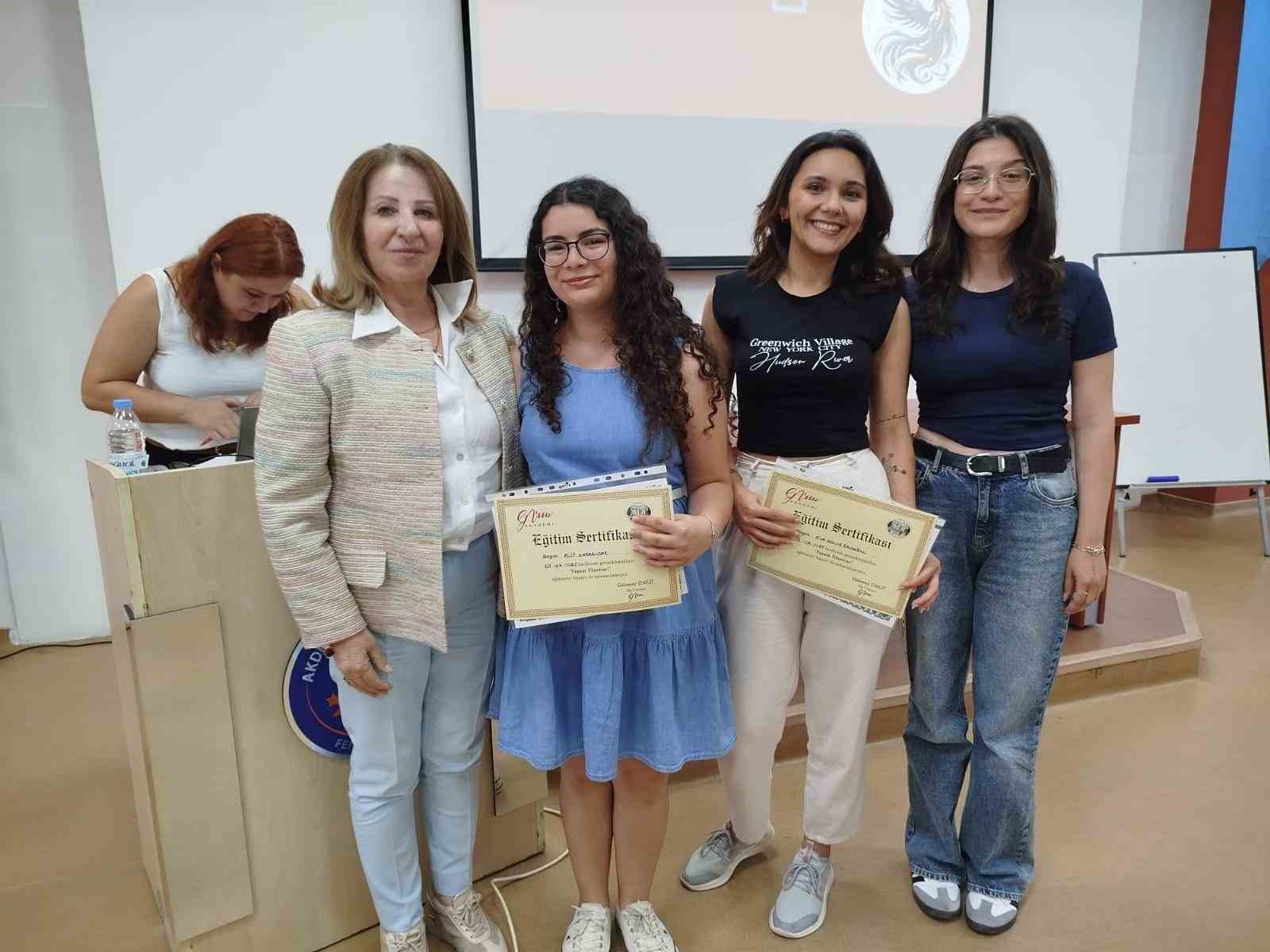 Akdeniz Üniversitesi’nde kadın öğrencilere bilimde liderlik desteği