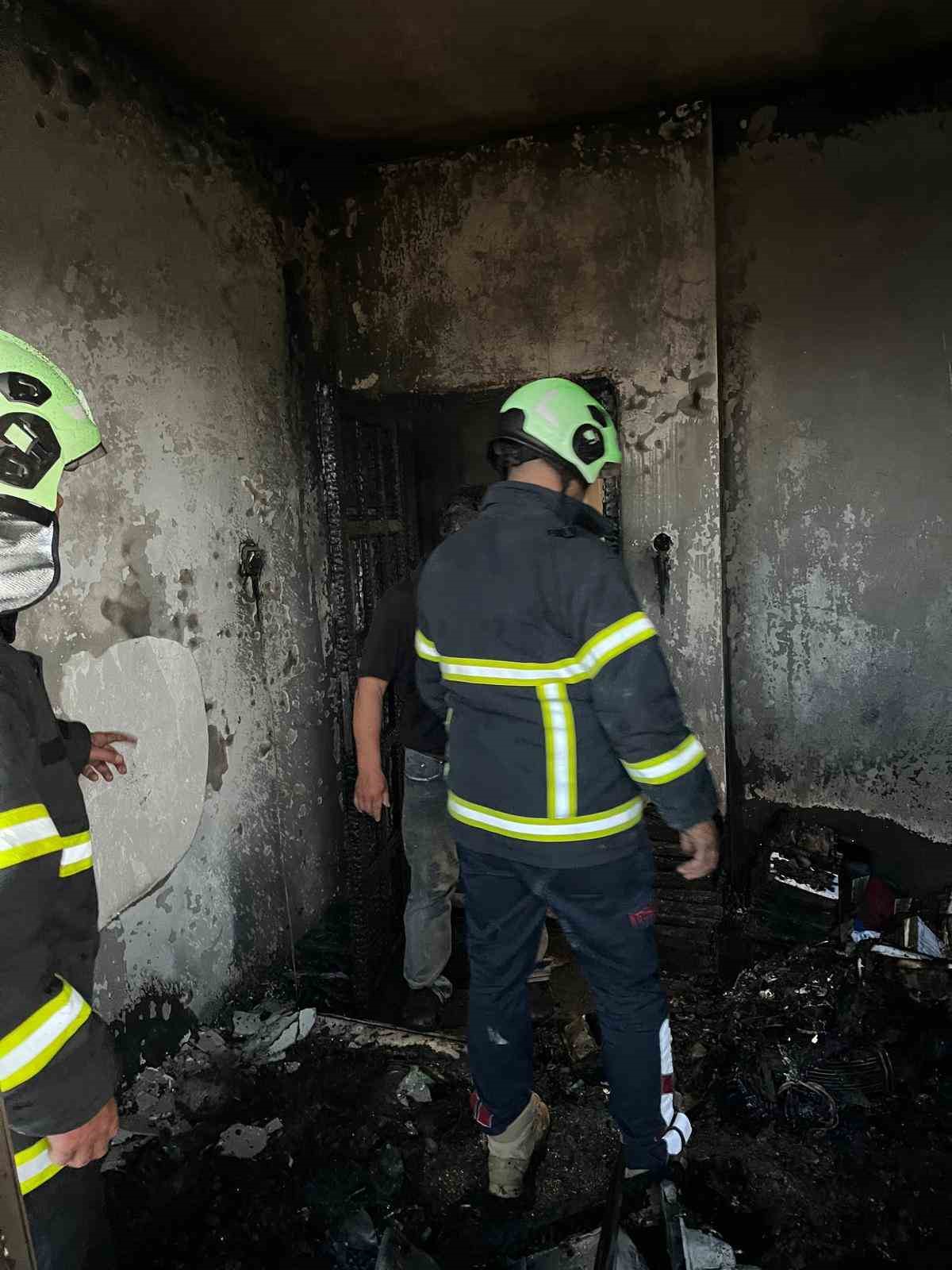 Eğirdir’de soğuk hava deposunda yangın paniği